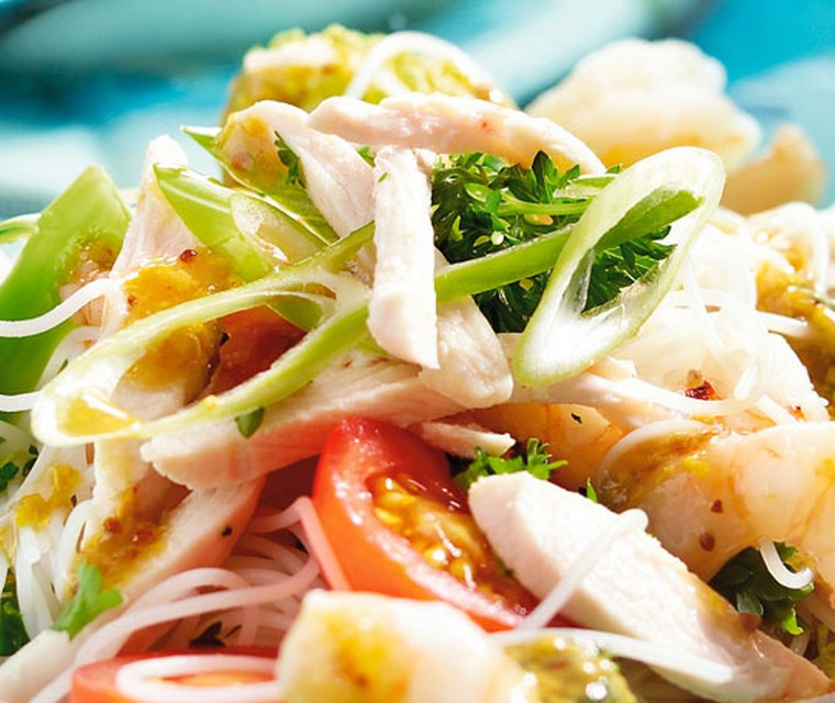 Miesalade met kip en garnalen