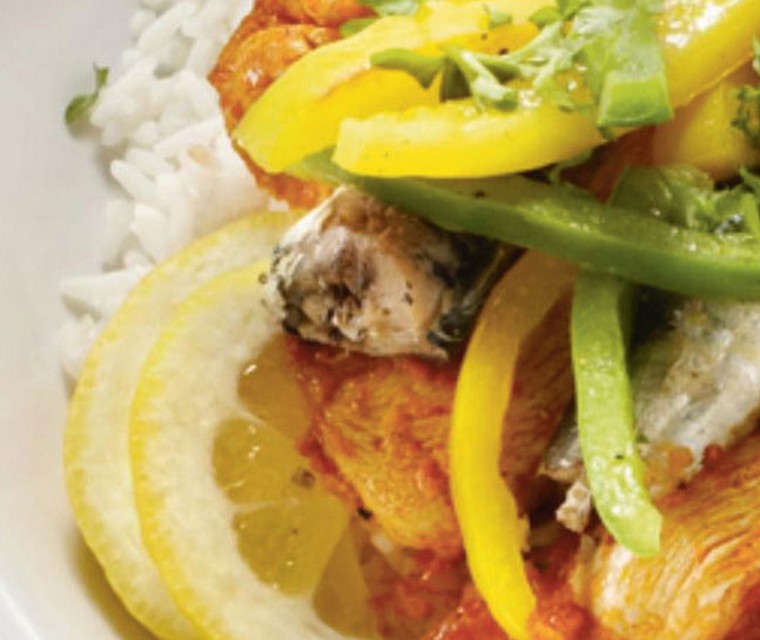 Lassie toverrijstschotel met kip en vis