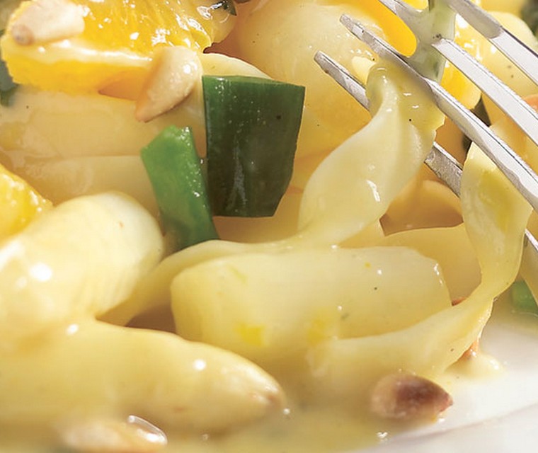 Pasta met asperges en sinaasappelsaus