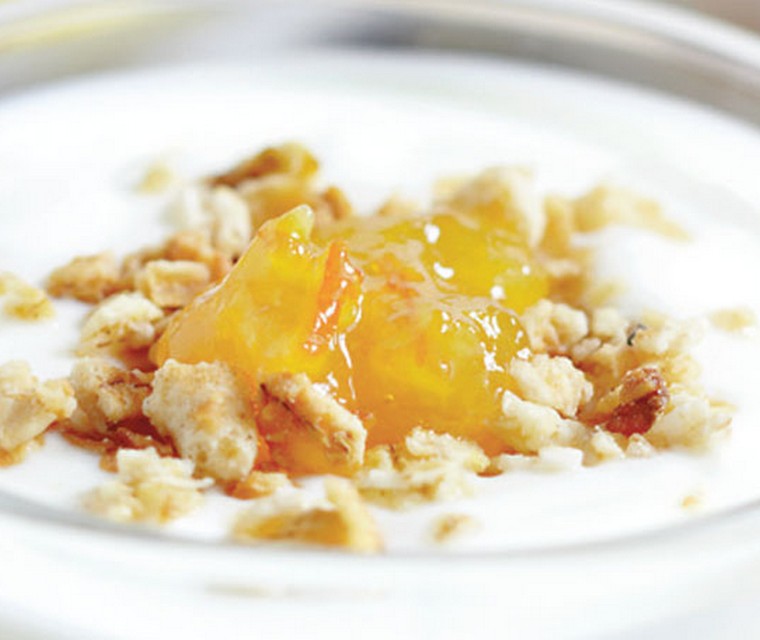 Yoghurt crunch met Bonne Maman jam
