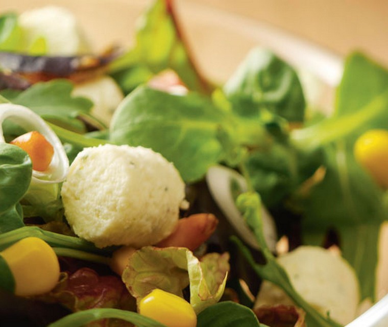 Apetina Couscous salade