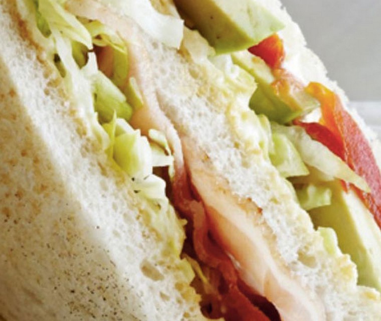 Clubsandwich spek en avocado