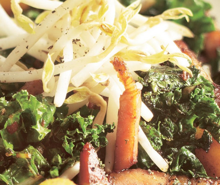 Roergebakken boerenkool met katenspek