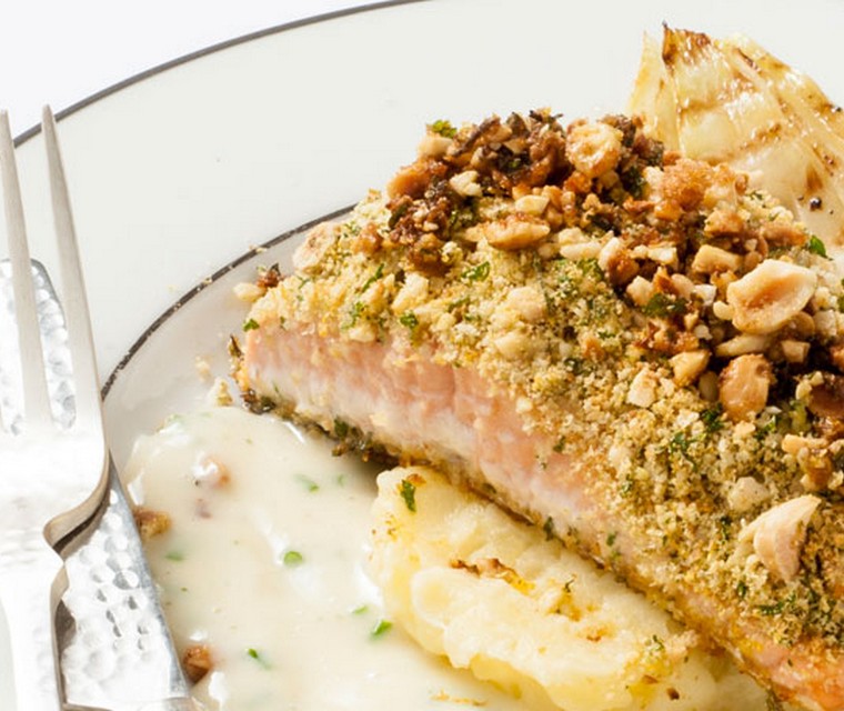 Zalmfilet met notenkorst