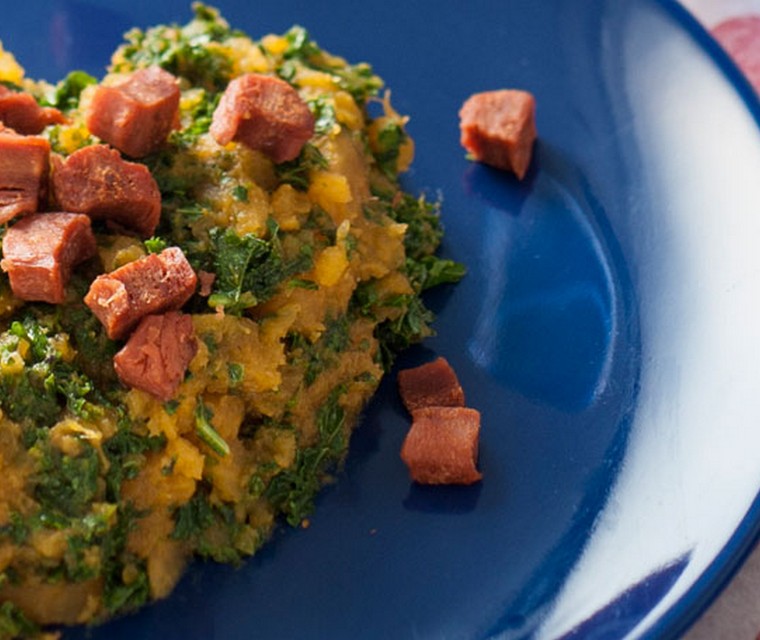 Boerenkool met zoete aardappel en vegetarische spekjes