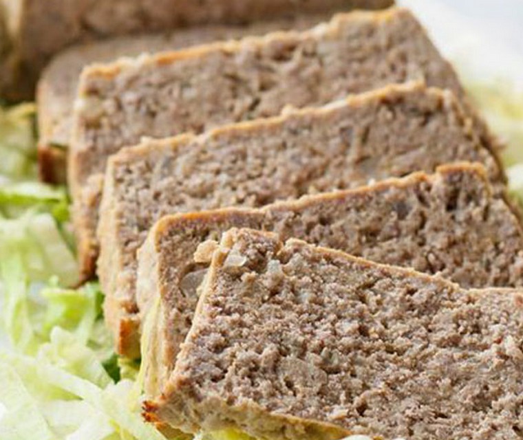 Gehaktbrood met yoghurtsaus