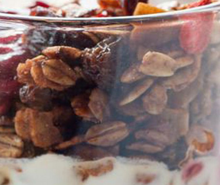 Granola met vruchtencompote