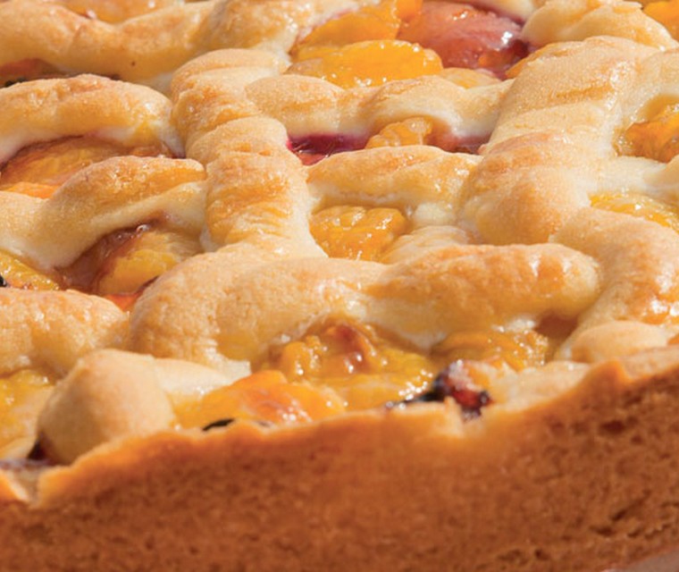 Pruimentaart met banketbakkersroom