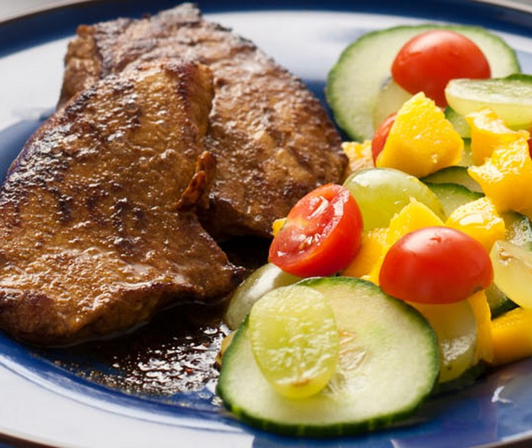 Thaise varkenslapjes en salade van Tjeed Sibrijns