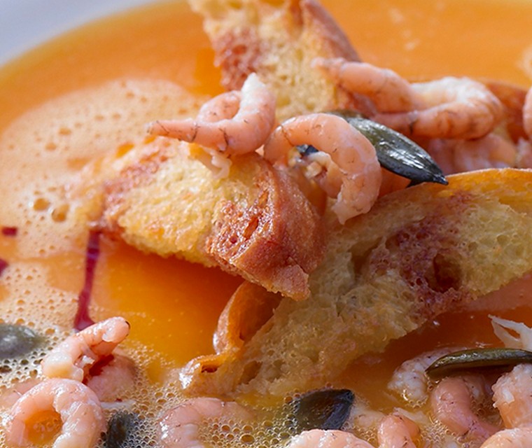 Pompoensoep met garnalen