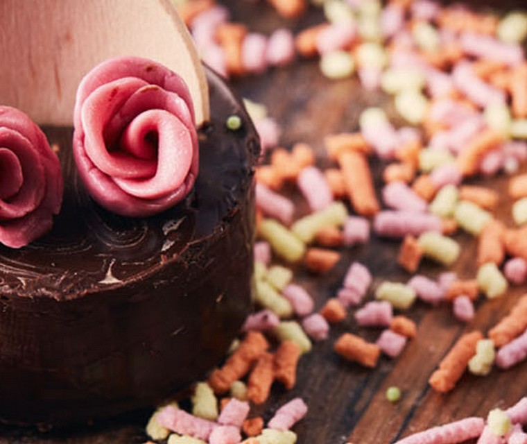 Chocolade op een lepel van Carola Damen