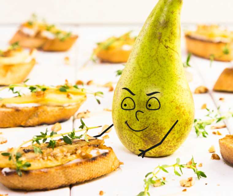 Crostini's met peer en geitenkaas