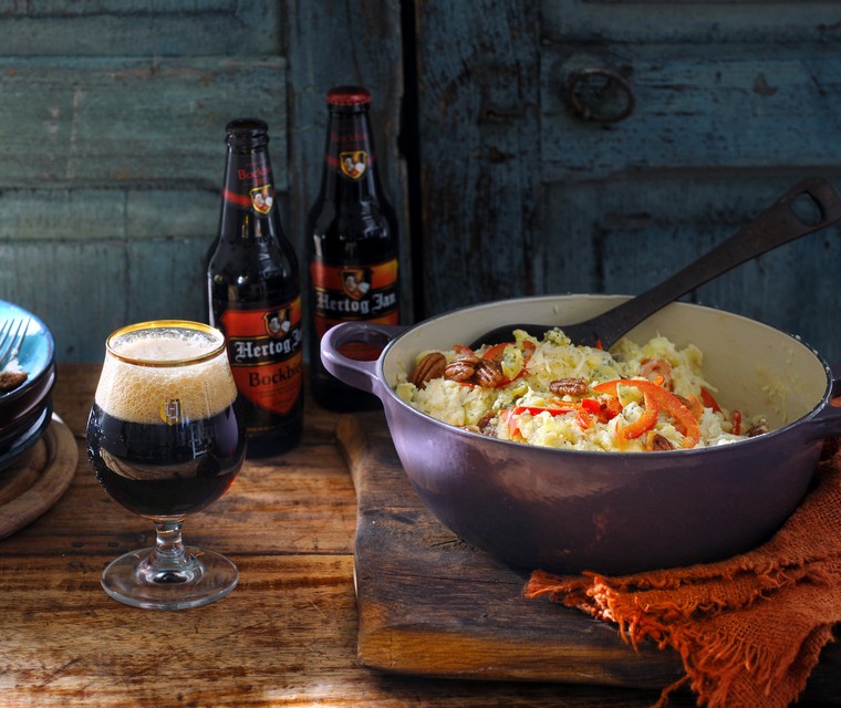 Stamppot zuurkool met roquefort en pecannoten van Werner Drent