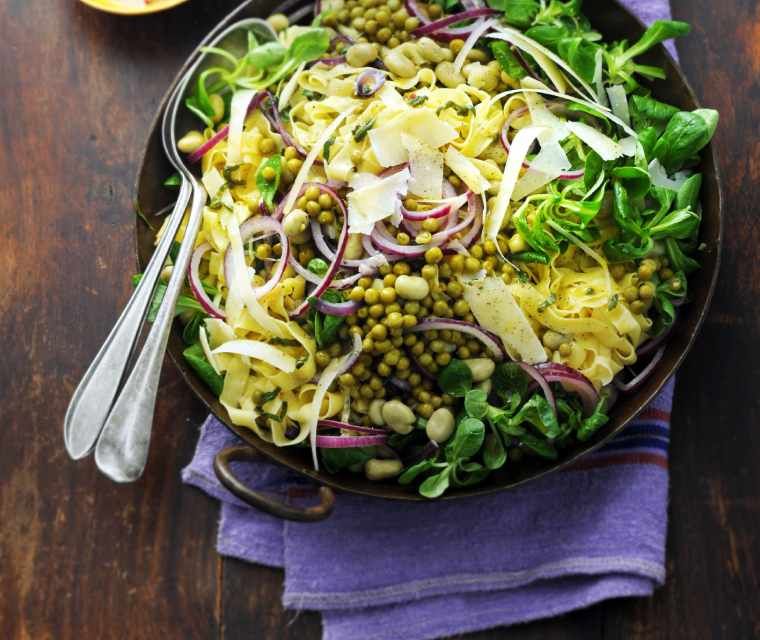 Verse pasta met tuinbonen en doperwtjes van Jan Geijtenbeek