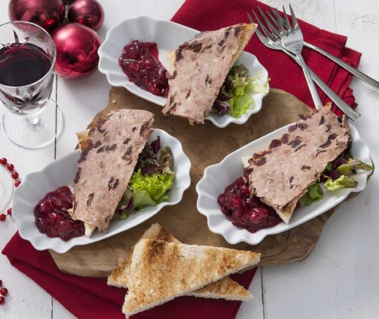 PLUS paté met cranberrysaus