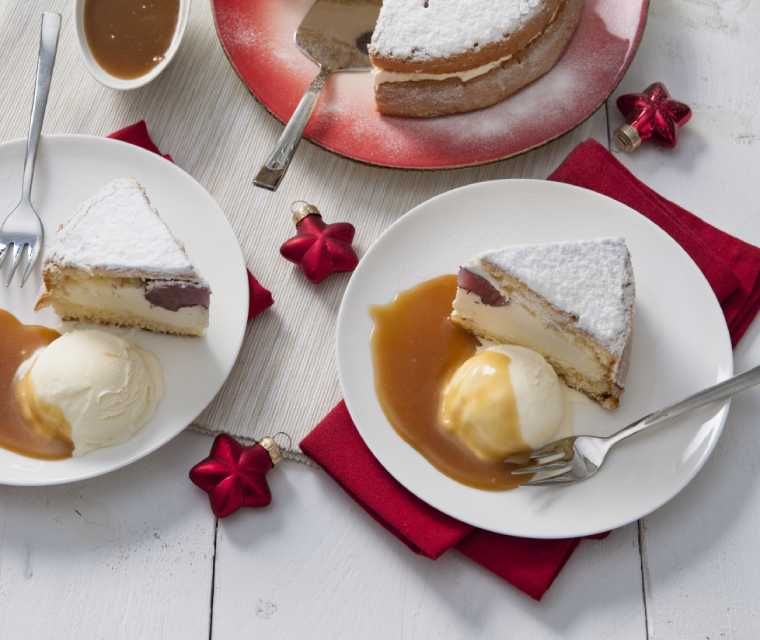 Kerststertaart met stoofpeertjes en zelfgemaakte butterscotchsaus