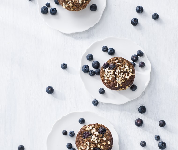 Ontbijtmuffins met blauwe  bessen en havermout