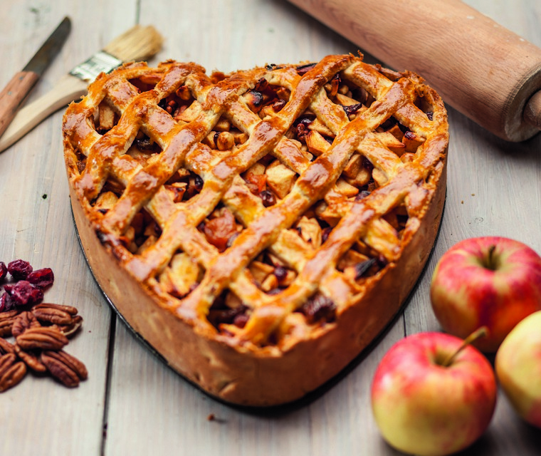 Appeltaart boordevol fruit en noten