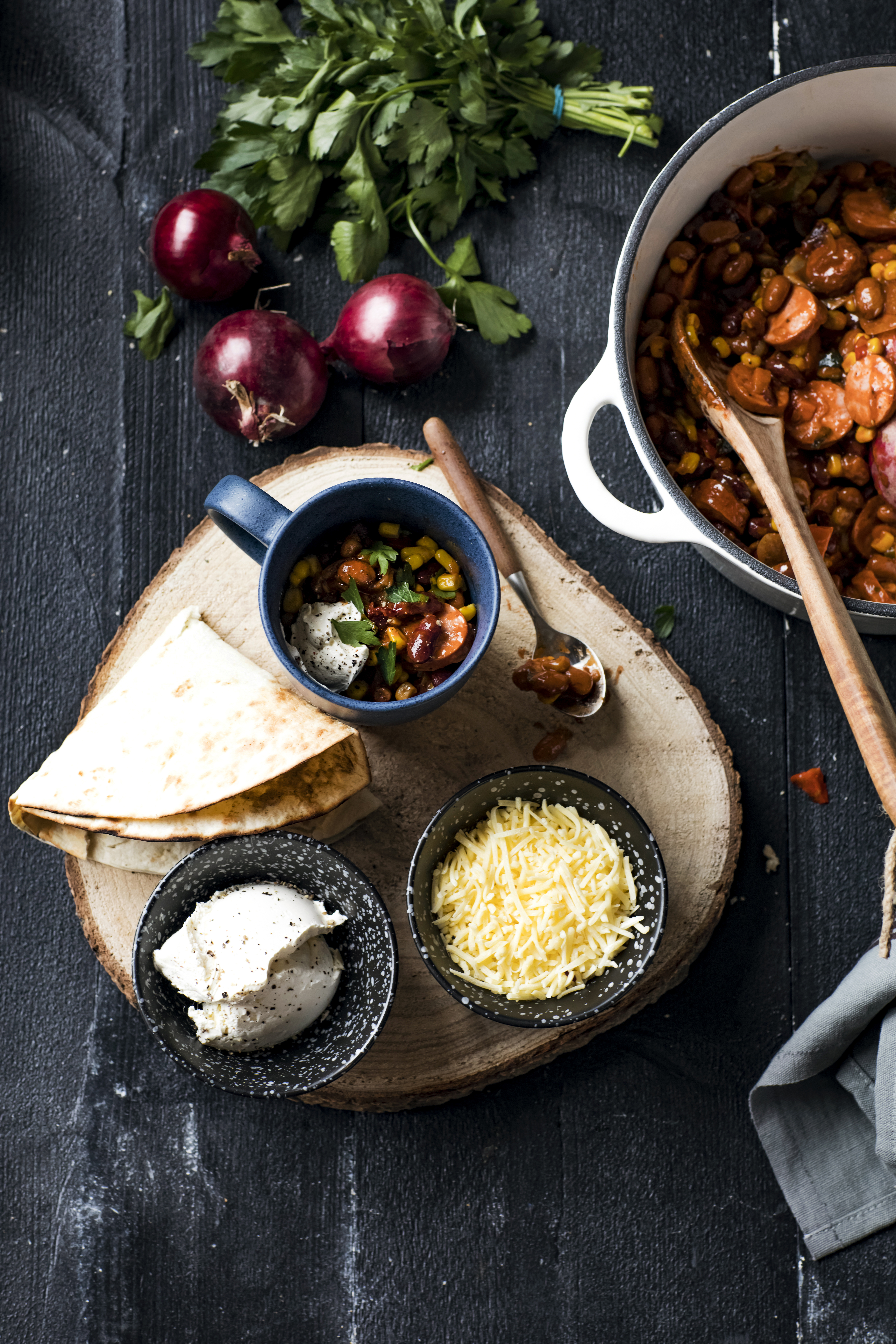 Bonenschotel met rookworst