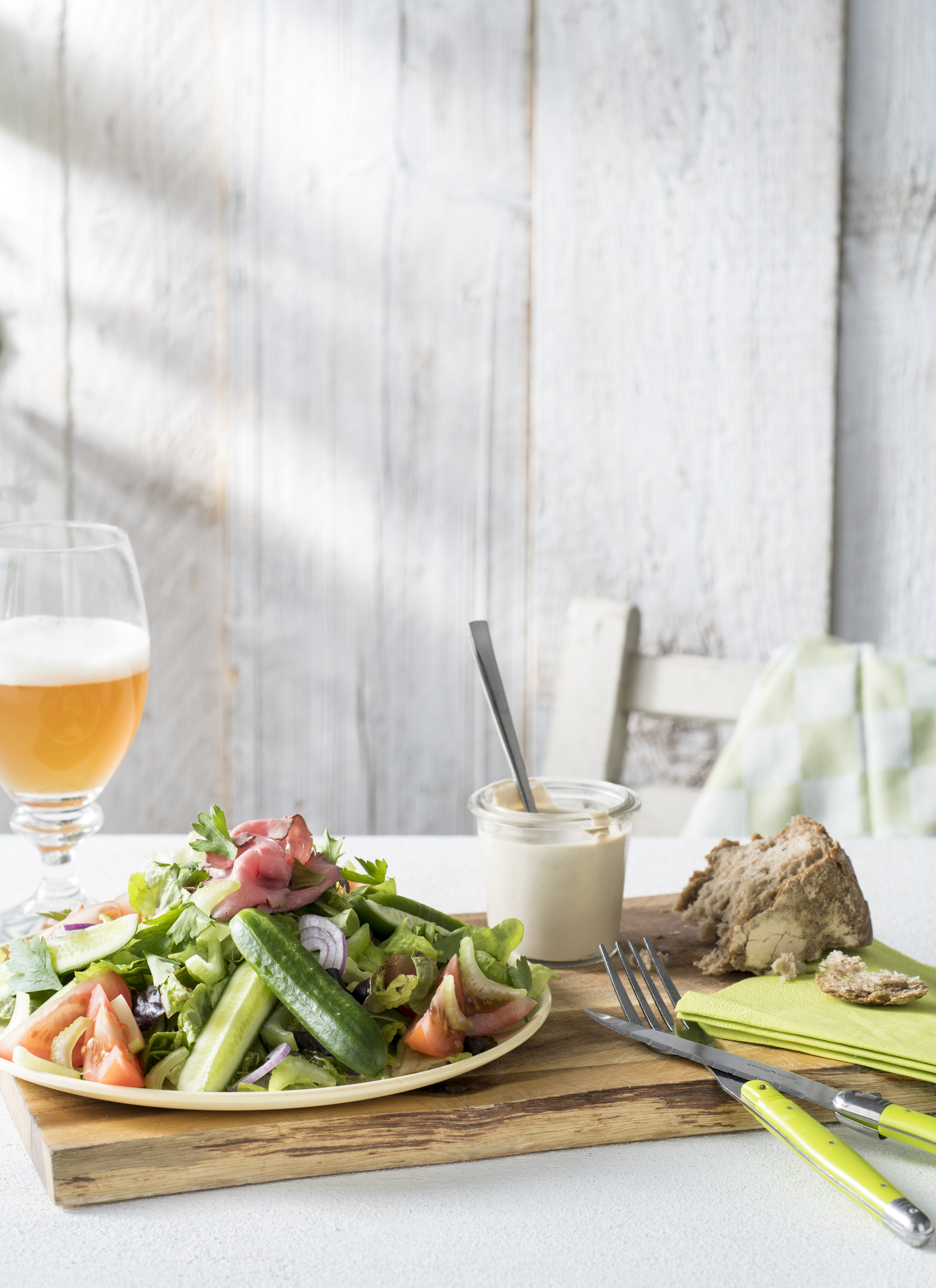 Salade met rosbief en blauwe kaasdressing