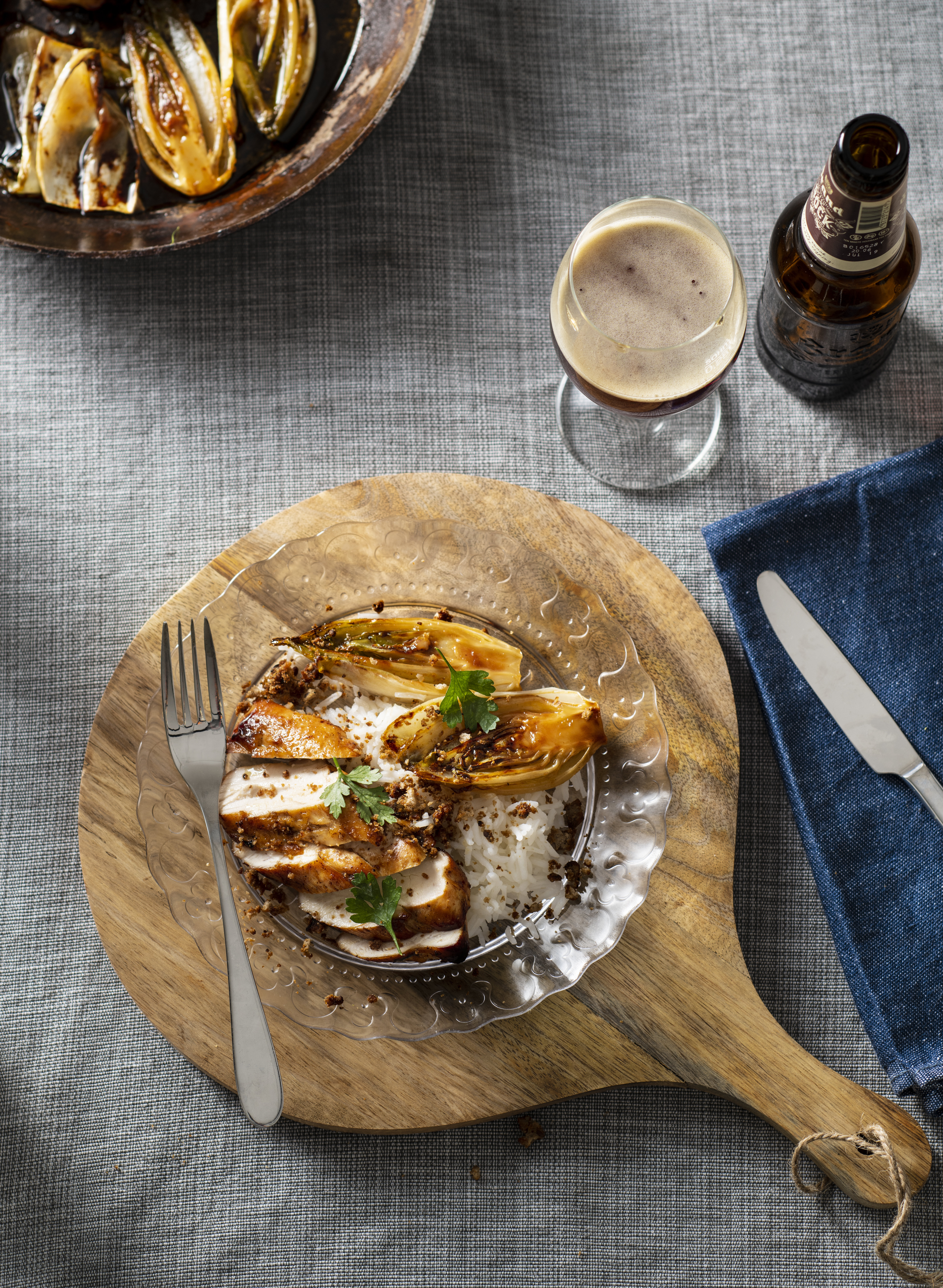 Crispy kip en witlof schotel