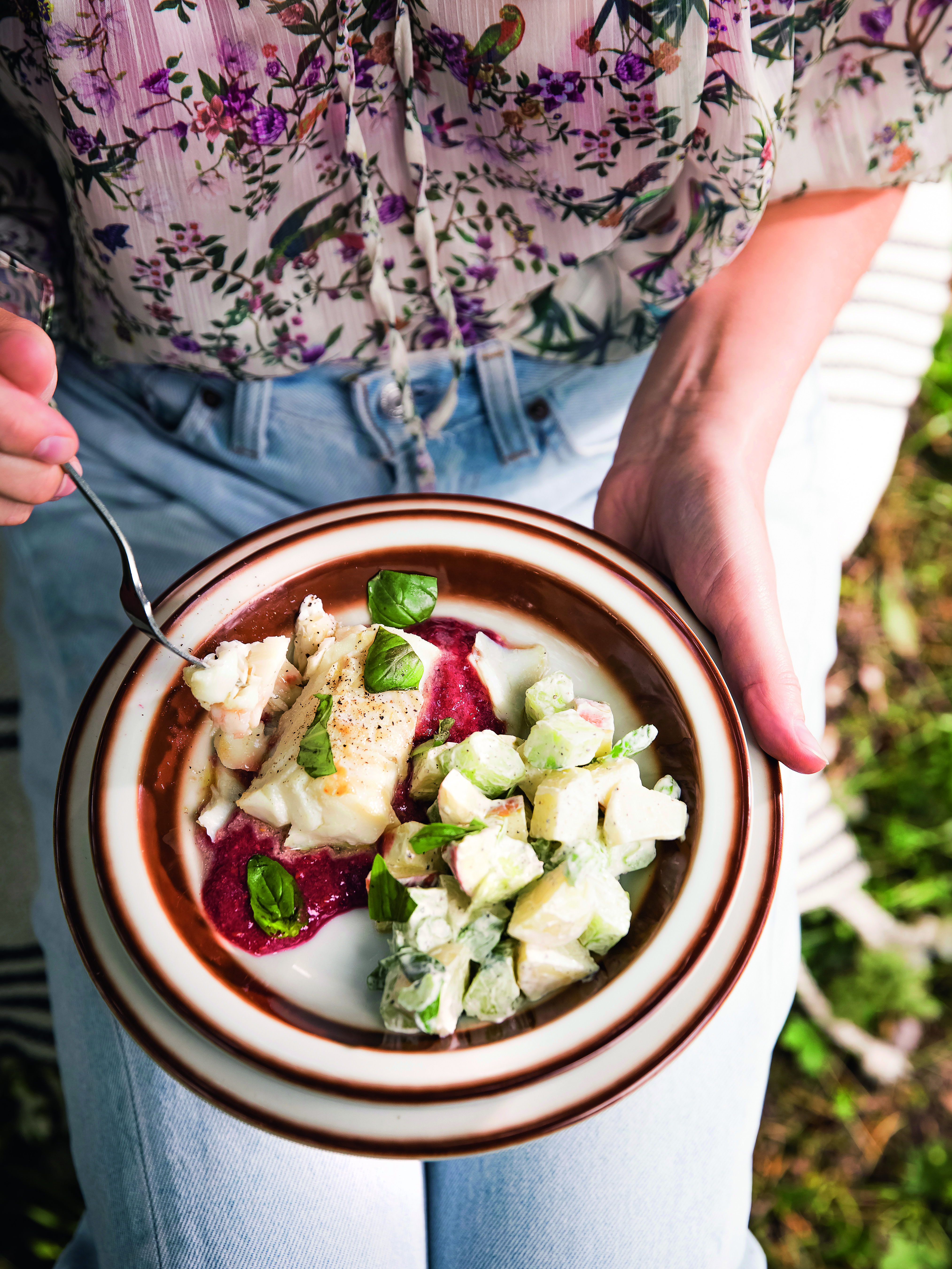 Kabeljauw met frambozensaus en aardappel-appelsalade