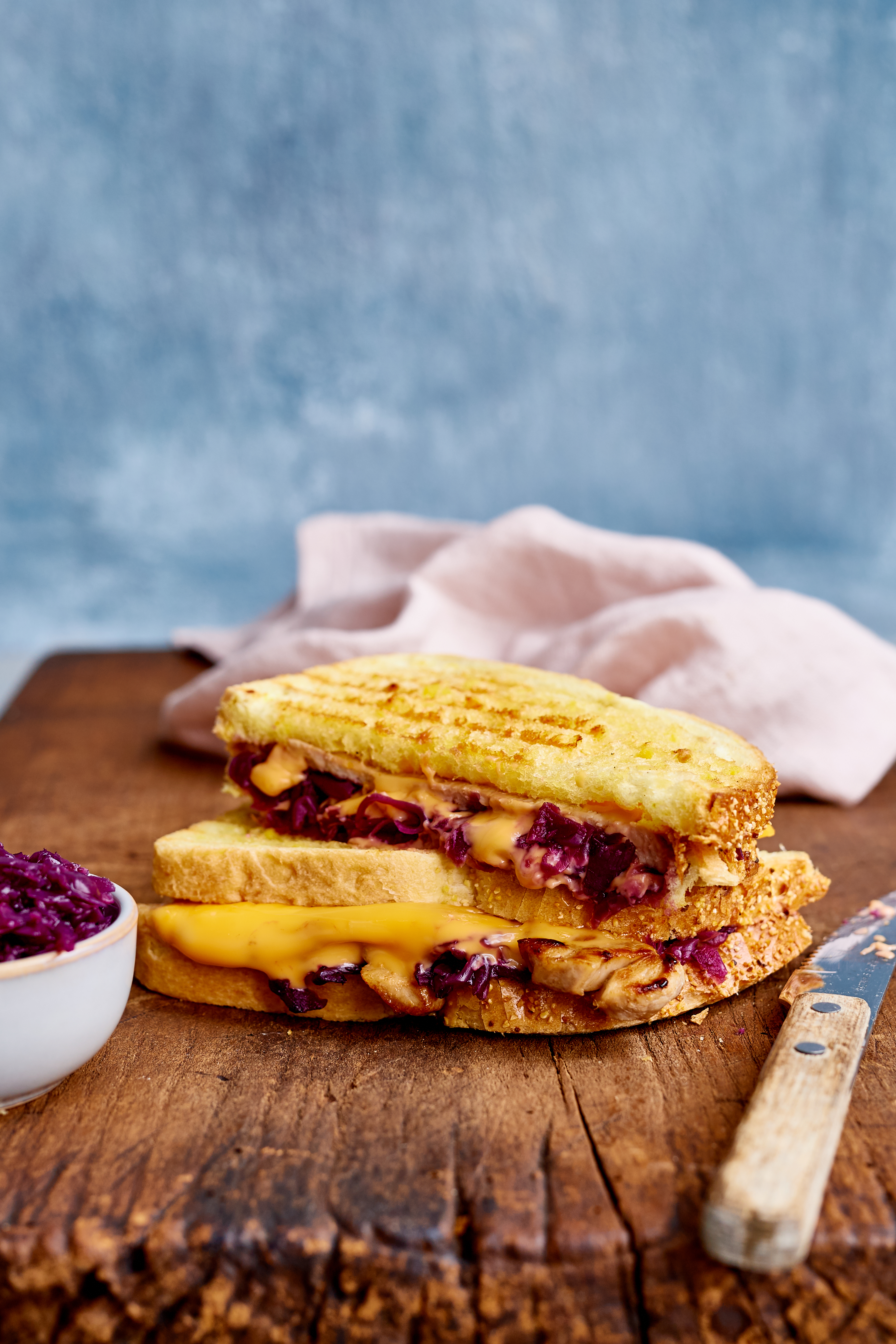 Tosti rollade, cheddar en rode kool