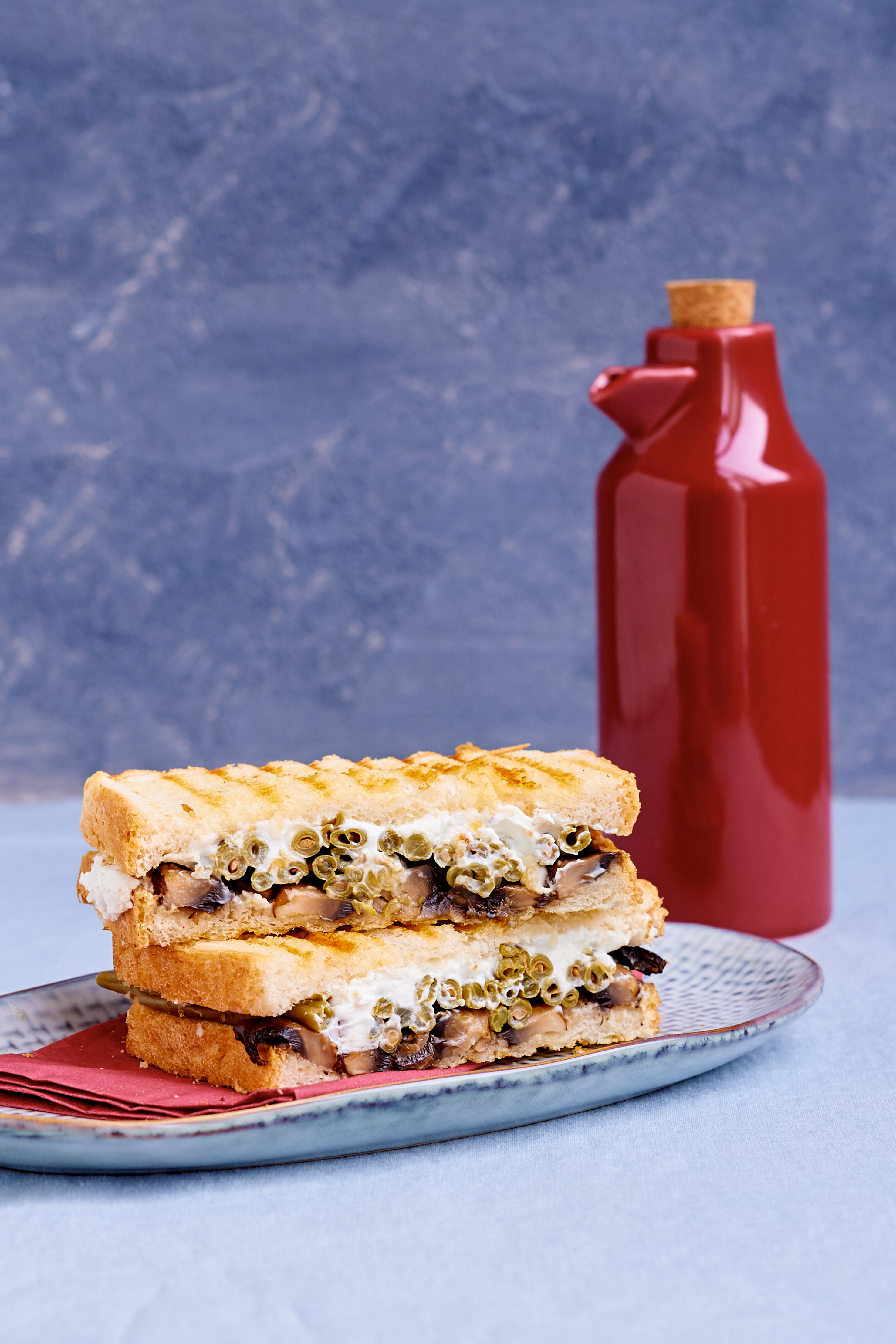 Tosti van portobello met haricot verts en geitenkaas