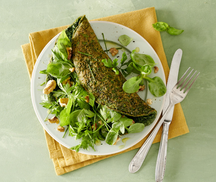 Spinazieomelet met kruidensla