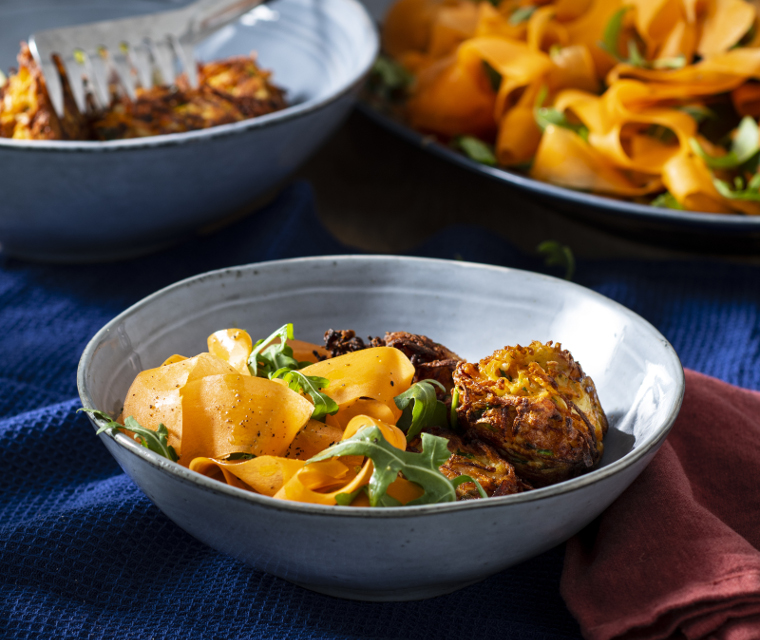 Herfstsalade met wortelkoekjes