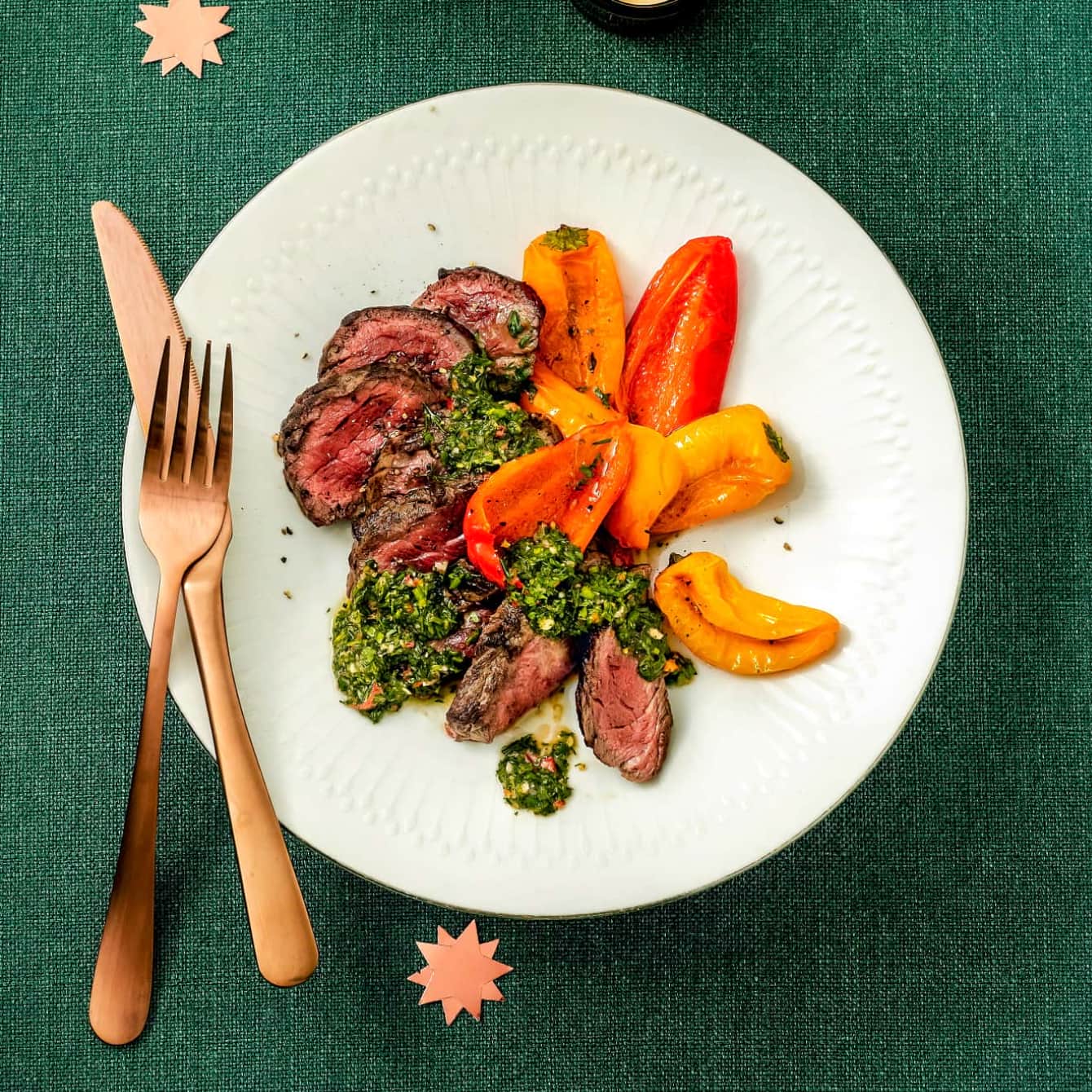 Biefstuk met gepofte paprika’s en chimichurri