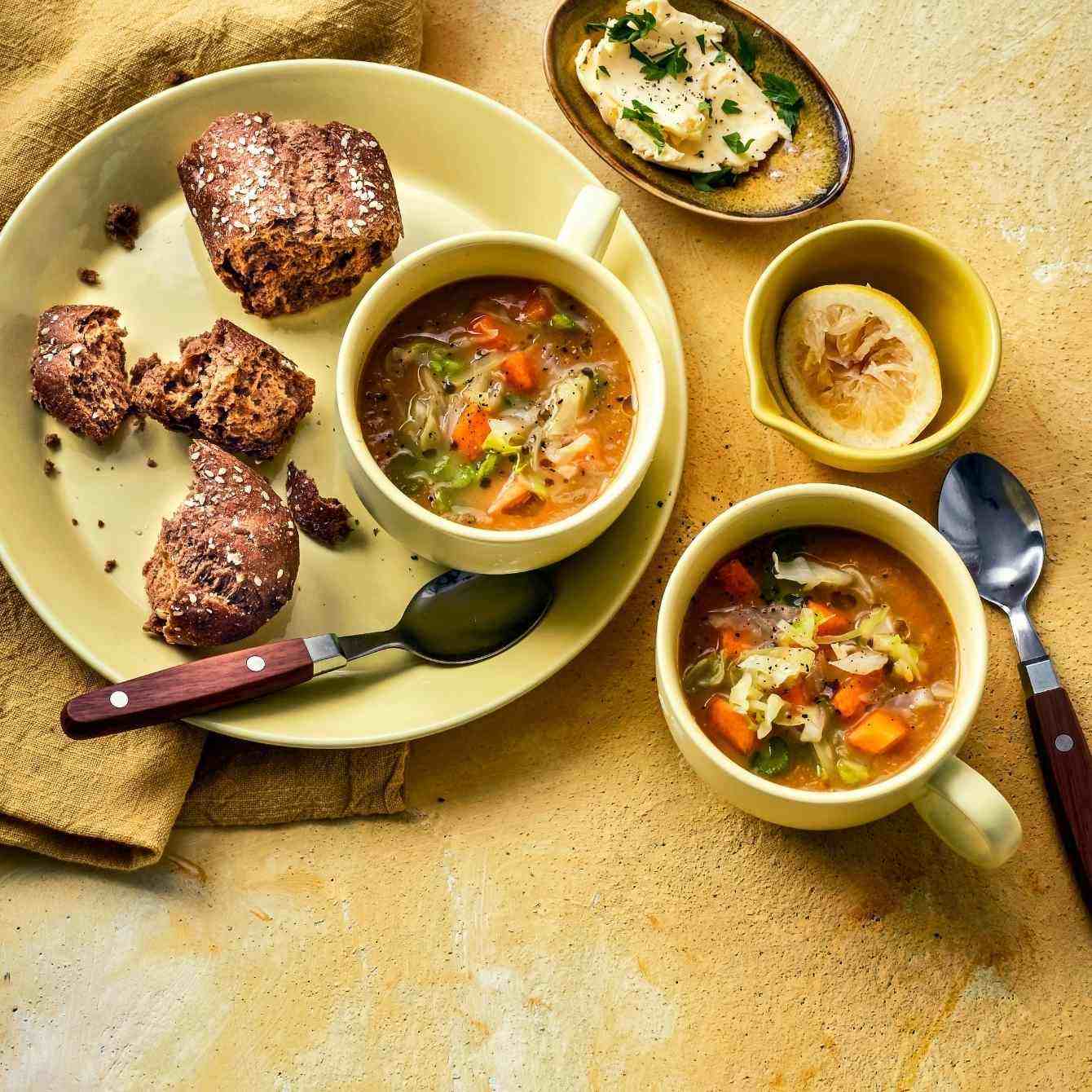 Portugese aardappelgroentesoep