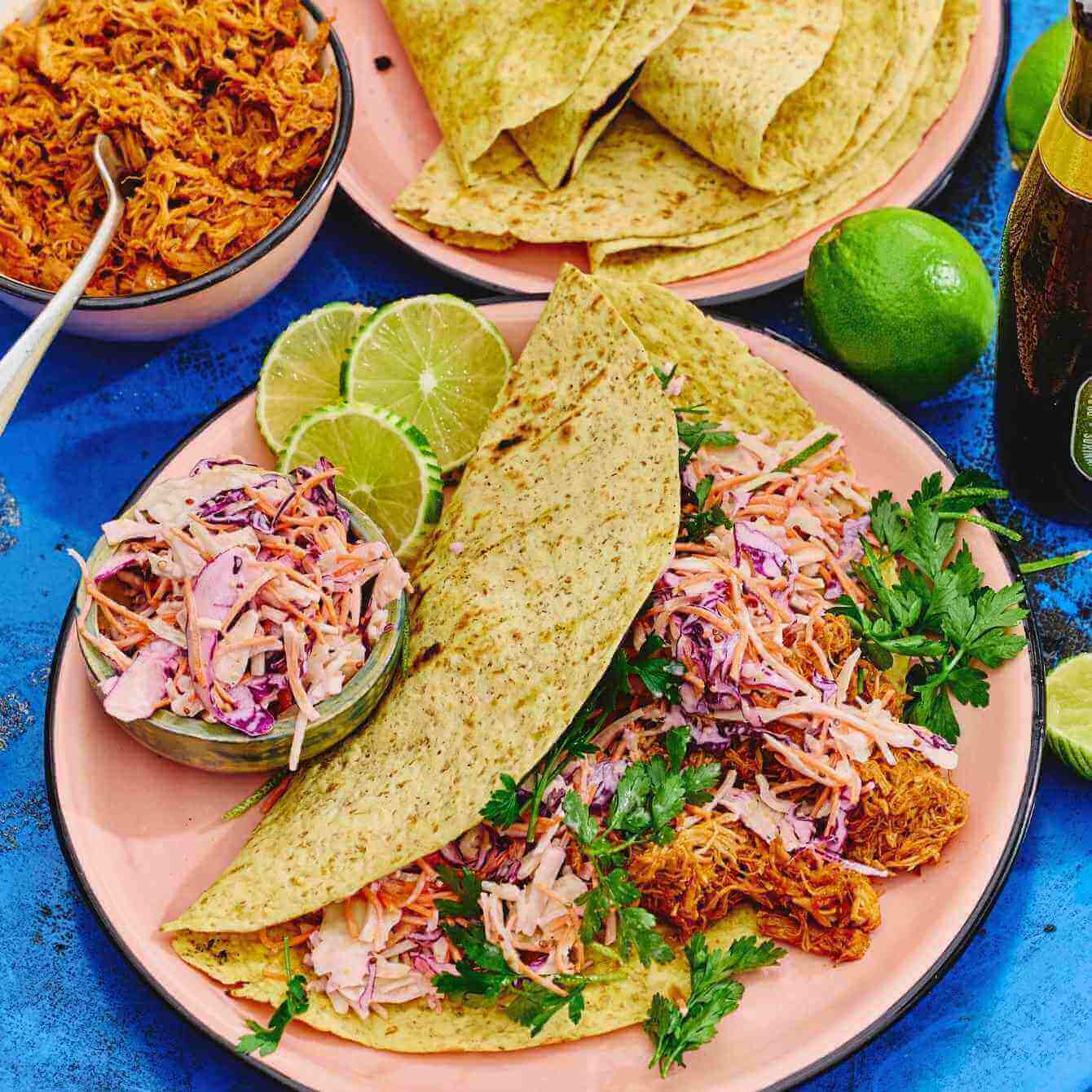 Pulled chickenwraps met coleslaw