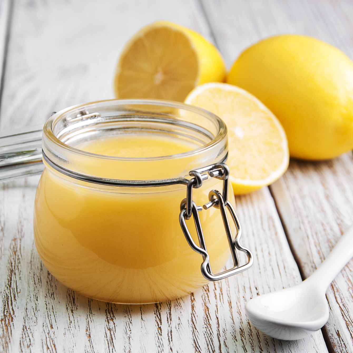 Zelfgemaakte lemoncurd