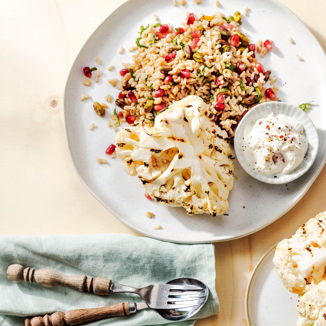Geroosterde bloemkool met frisse rijstsalade
