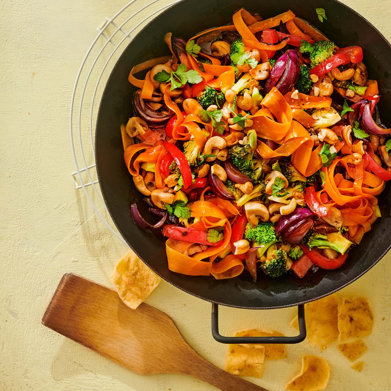 Pittige wortelnoedels met broccoli