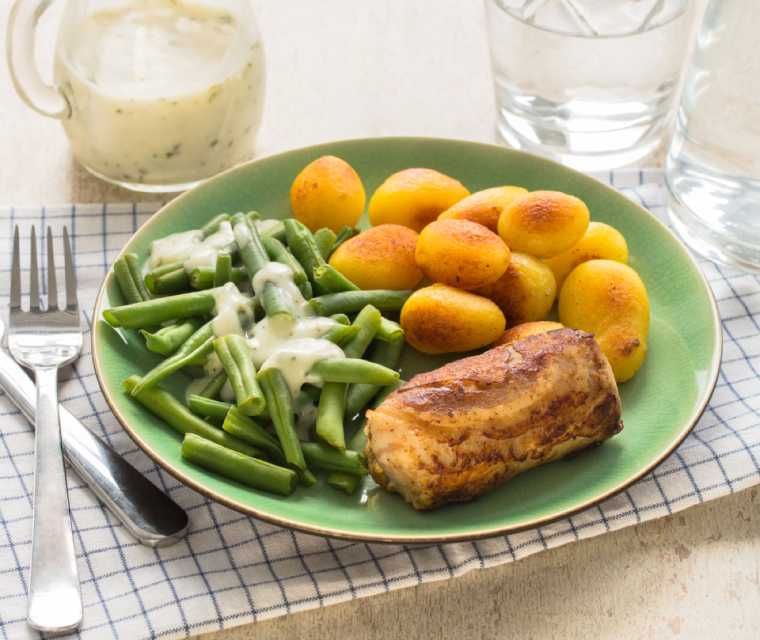 Sperziebonen met krieltjes en slavink