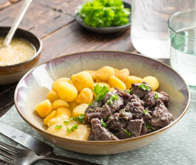 Braadlappen met rode kool