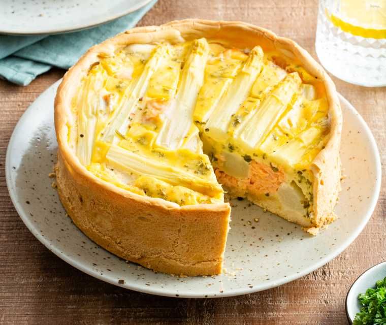 Quiche met zalm en witte asperges