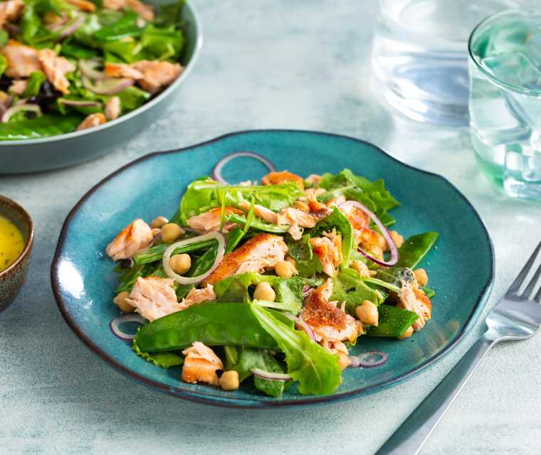 Peultjes salade met pulled salmon
