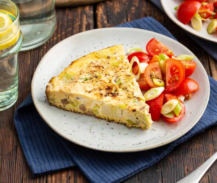 Frittata met shoarma en een tomatensalade