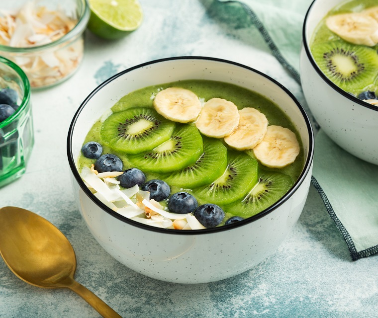 Smoothiebowl met kiwi en kokoswater