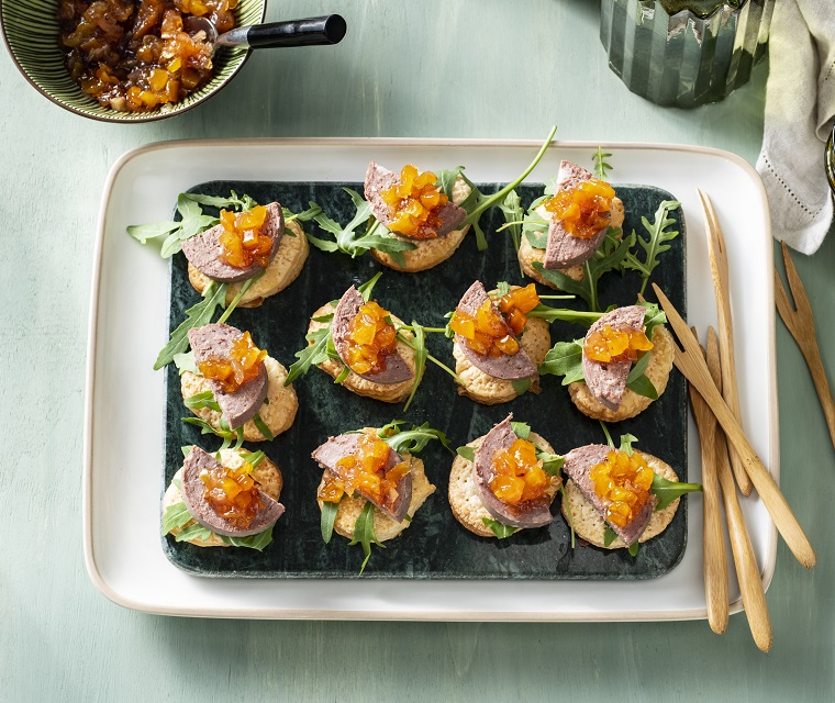 Borrelworst met abrikozenchutney