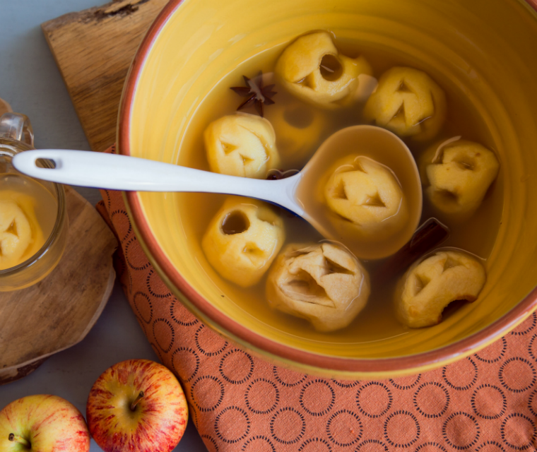 Griezelige appelpunch