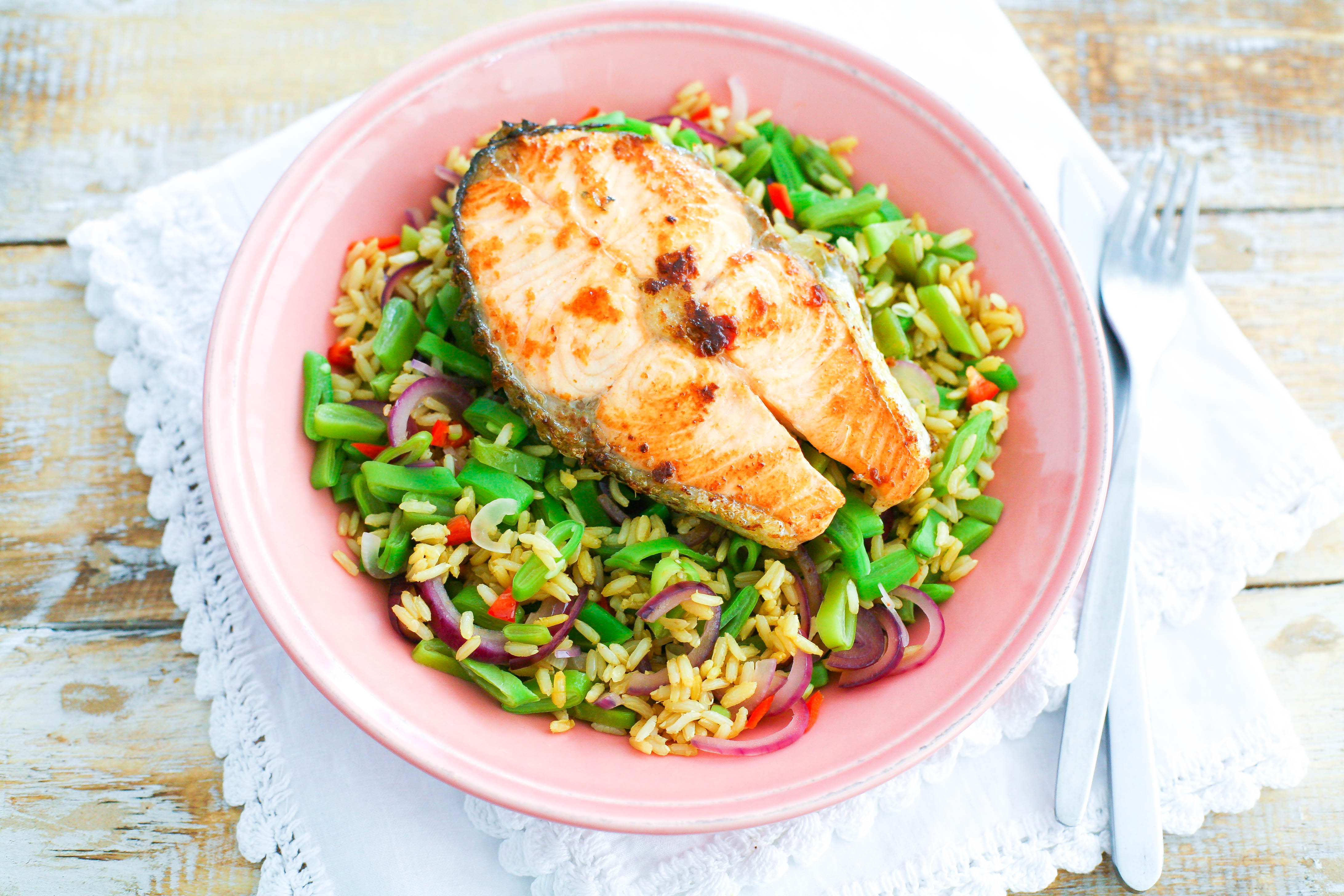 Chilizalm met snijboontjes en zilvervliesrijst