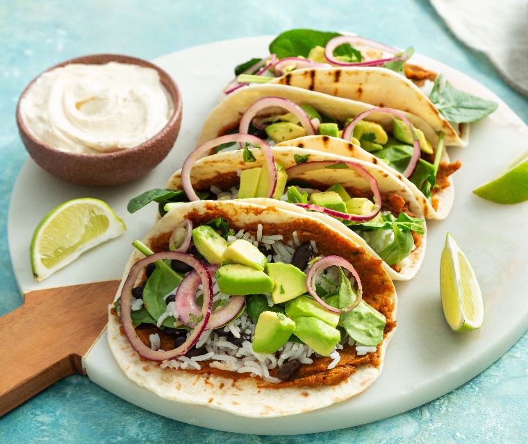 Wraps met zoete aardappel en avocado salade