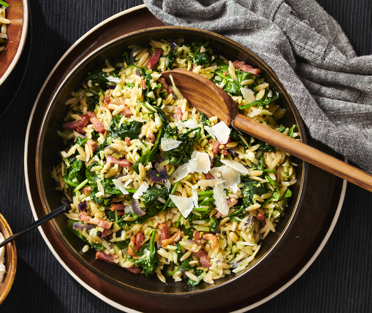 Italiaanse orzo-risotto met spekjes en mascarpone