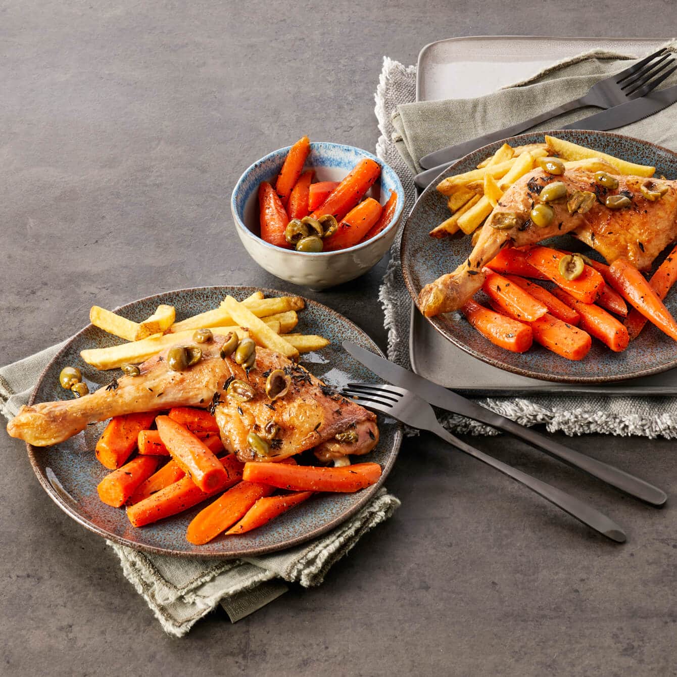 Gebraden kippenbout met geglaceerde waspeen met honing en tijm