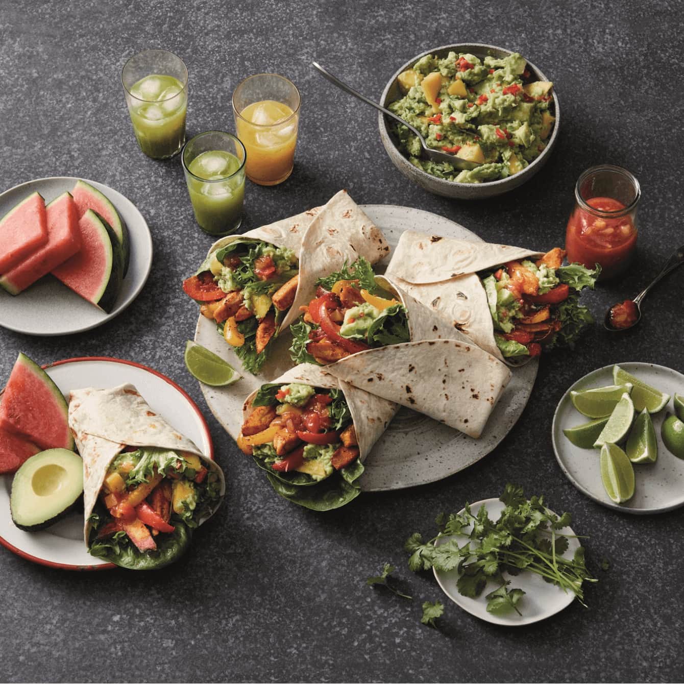 Frisse kipfajita met paprika en guacamole