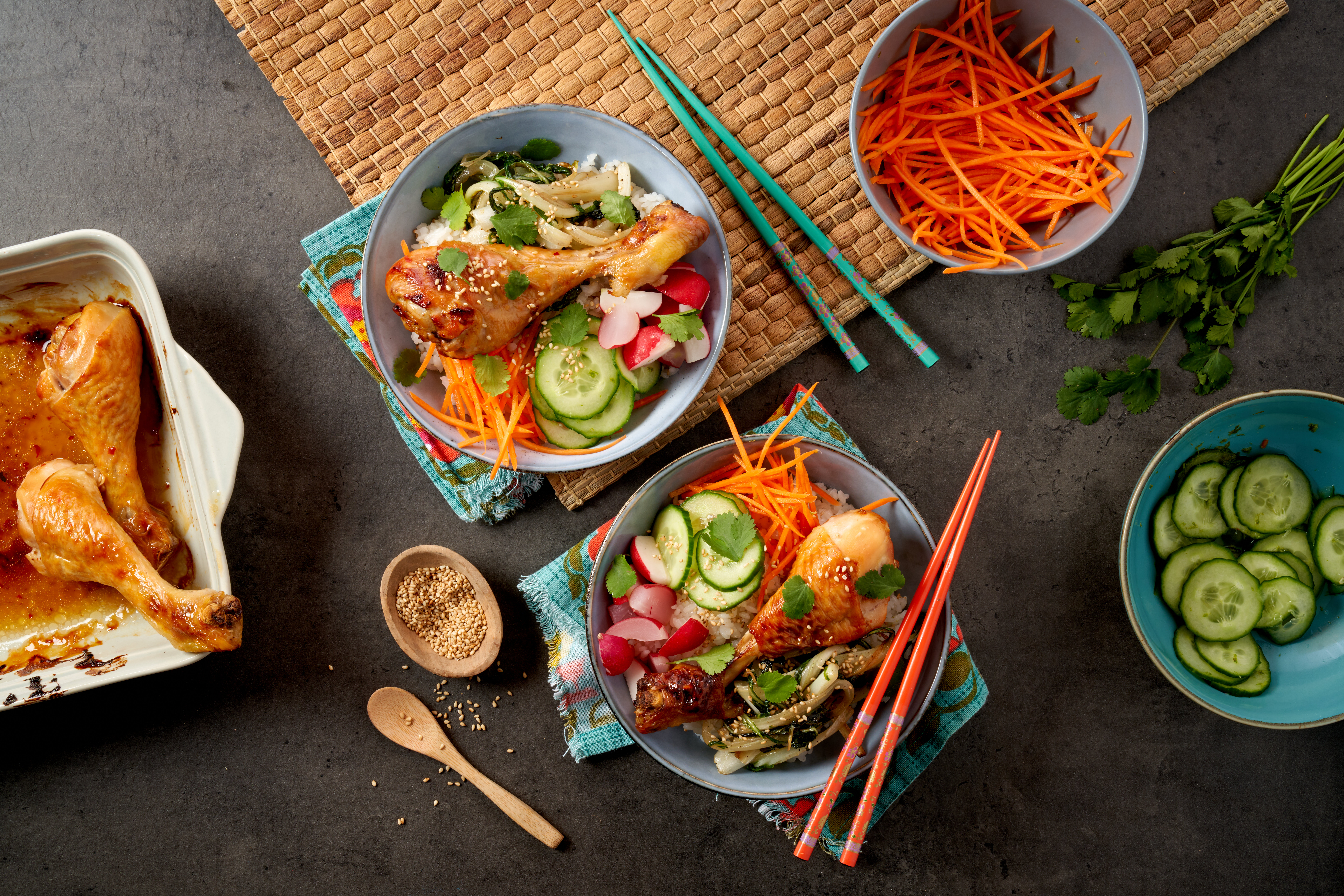 Ricebowl met sticky chicken en paksoi